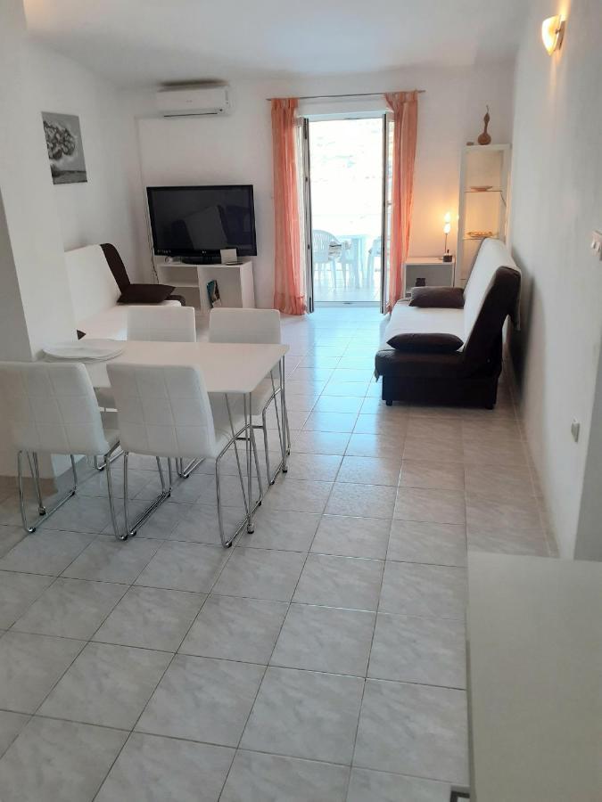 Apartments Verica Pag Town Exterior photo